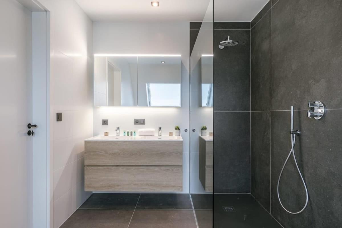 Huswell - Luxurious Apartment With Parking Beernem Екстериор снимка