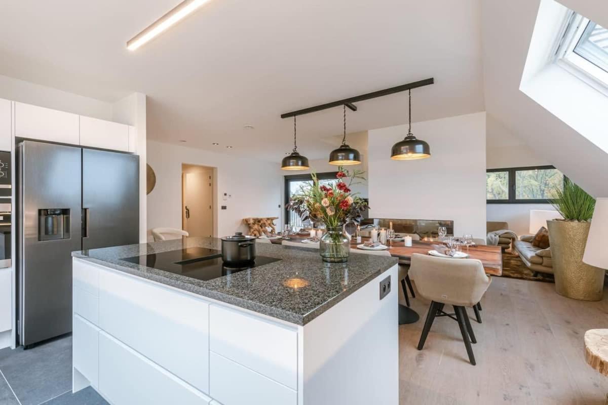 Huswell - Luxurious Apartment With Parking Beernem Екстериор снимка