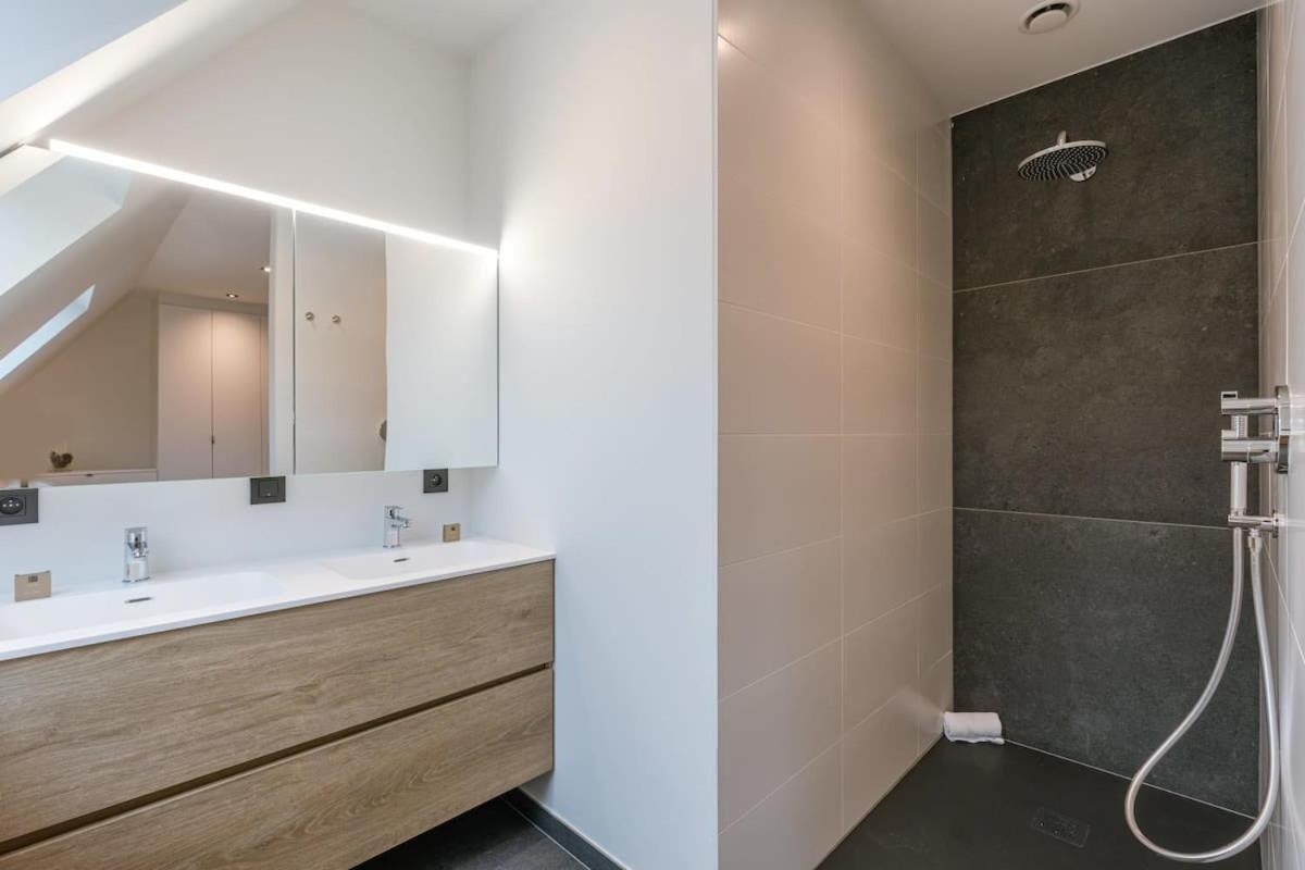 Huswell - Luxurious Apartment With Parking Beernem Екстериор снимка