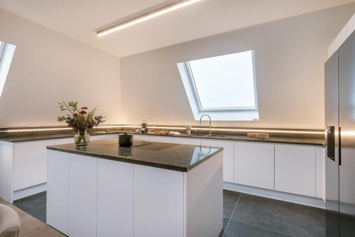 Huswell - Luxurious Apartment With Parking Beernem Екстериор снимка