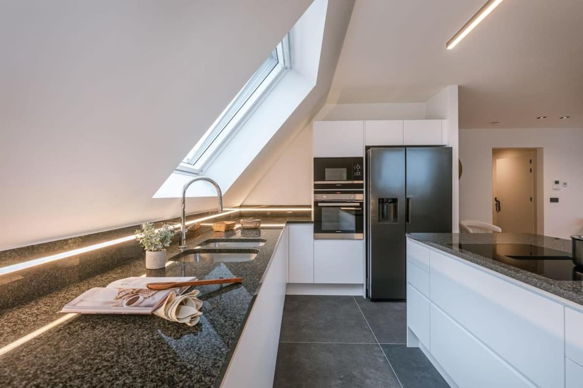 Huswell - Luxurious Apartment With Parking Beernem Екстериор снимка